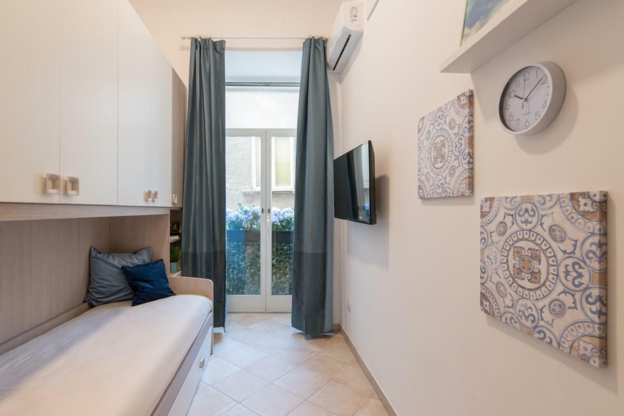 Neapolitan Suites - Rosaroll 98 Apartment *